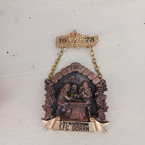 Rare German Metal 1978 6. IVV Wanderung TSV Armsheim-Schimsheim Pin Medal - Picture 5 of 6